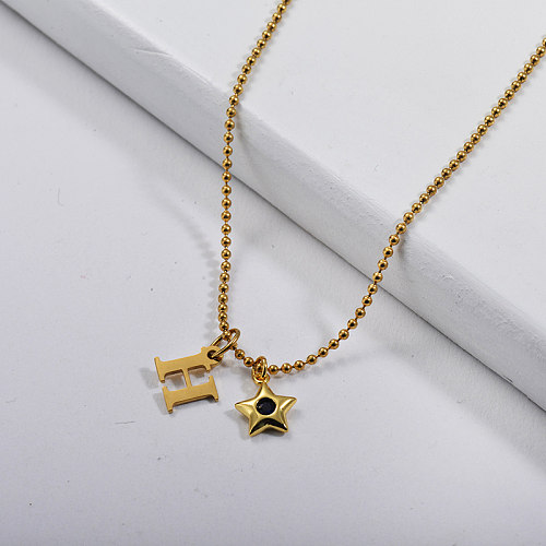 Lettre initiale en or personnalisé W avec collier de perles de charme étoile en cuivre