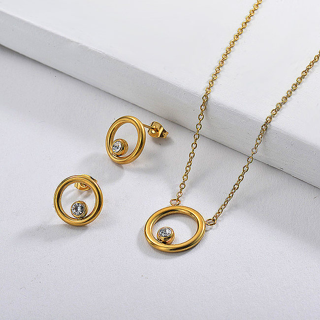Conjunto de aretes de collar de anillo de circón chapado en oro de acero inoxidable