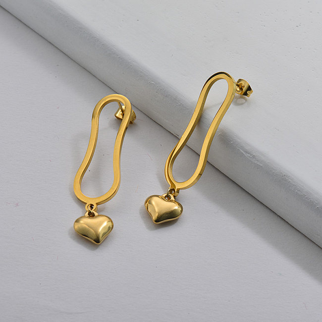 Boucles d'oreilles en plaqué or de style français avec coeur doré