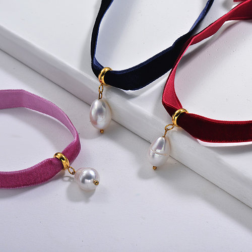 Conjunto de collar de gargantilla de franela de vino azul rosa con colgante de perlas de agua dulce natural de moda