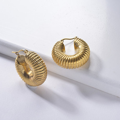 Brincos de argola de aço inoxidável com design de joias folheadas a ouro