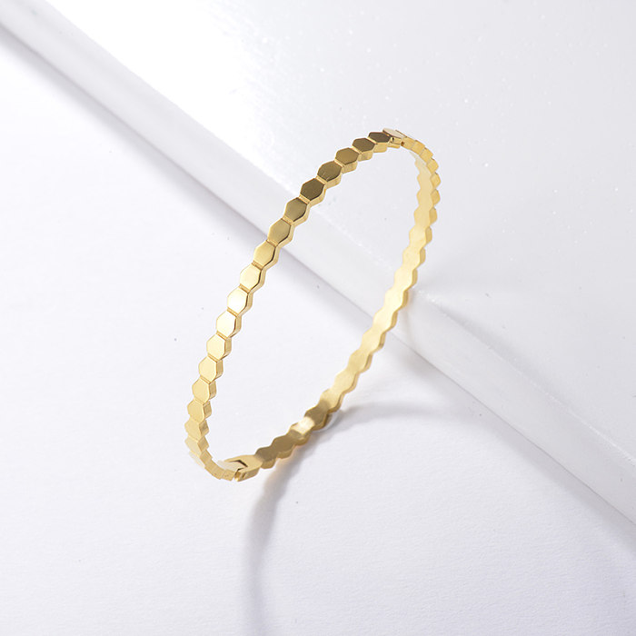 Pulseira geométrica personalizada em aço inoxidável dourado estilo minimalista