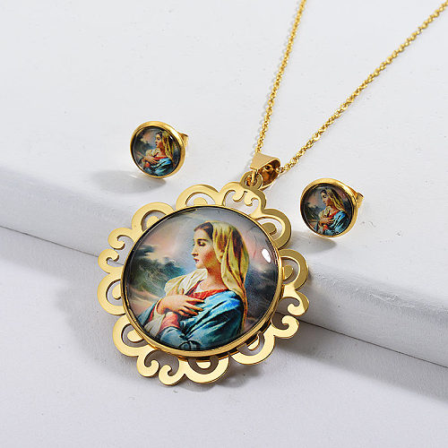 Conjunto De Pendientes De Collar De Maria De Acero Chapado En Oro
