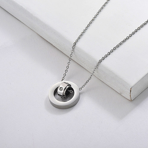 Simple Crossed Circle Pendant Necklace