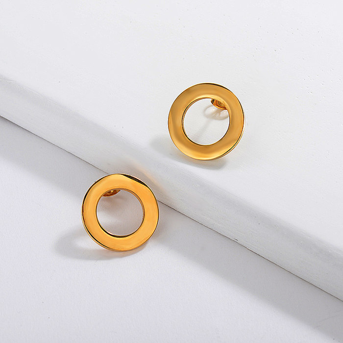 Pendiente de botón circular simple de oro
