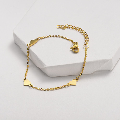 Bracelet en acier inoxydable doré de style simple avec pendentif cœur