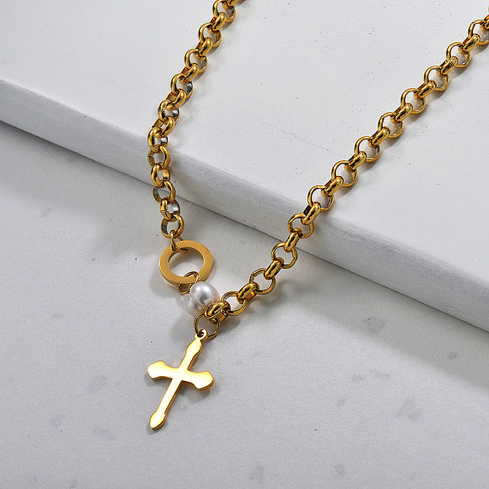 Elegante collar de cruz chapado en oro