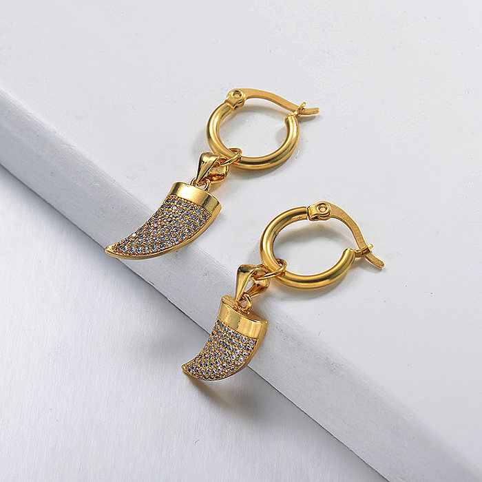 Brincos de aço inoxidável com joias folheadas a ouro com design artesanal