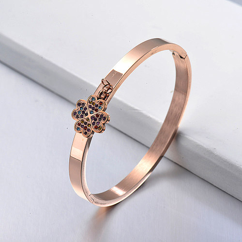 Trendy rose gold stainless steel bracelet with heart pendant