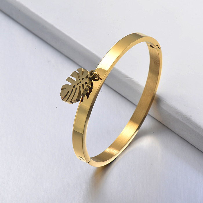 Bracelet solide en acier inoxydable doré simple et à la mode avec pendentif feuille