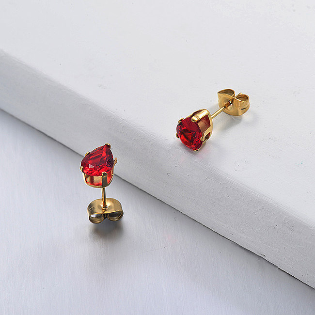 Brincos de pino de aço inoxidável com joias folheadas a ouro e rubi