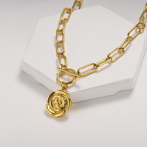 Flower clasp pendant gold necklace