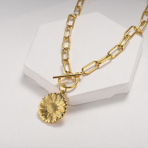 Chrysanthemum clasp  gold necklace
