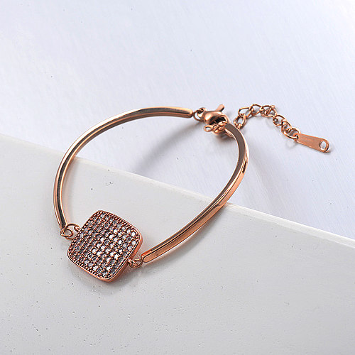 Bracelete aberta em ouro rosa de aço inoxidável com pendente quadrado de zircão