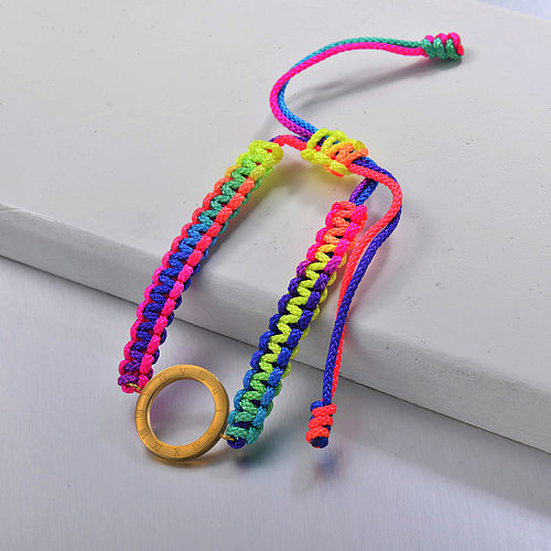 Nova pulseira de corda tecida à mão em cor de estilo étnico com pendente redondo oco