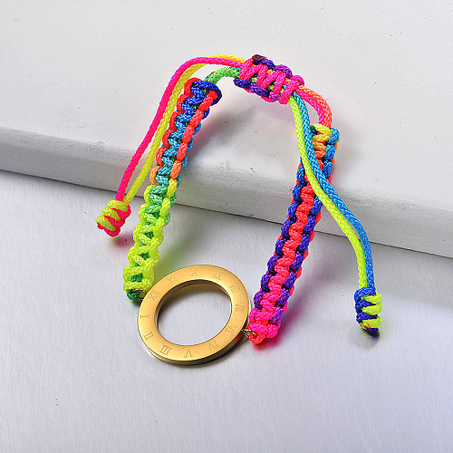Popular pulseira trançada de corda colorida com pendente redondo oco
