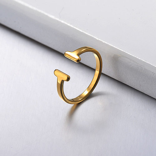 Vergoldeter minimalistischer T-Ring
