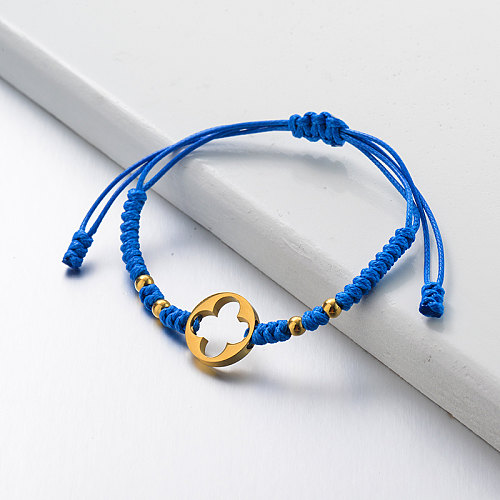 Bracelets de corde bleue faits à la main de charme de trèfle