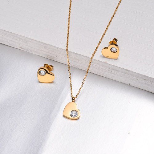 طقم مجوهرات مطلي بالذهب 18 قيراط على شكل قلب مرصع بالزركون- SSCSG143-32627