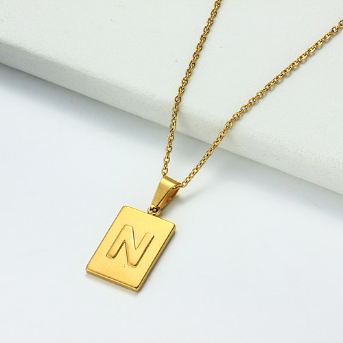Collar con letra inicial rectangular personalizado chapado en oro de 18 k SSNEG143-32449