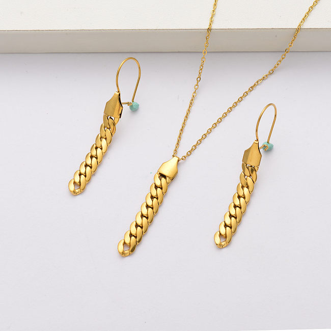 طقم مجوهرات بسلسلة مطلية بالذهب 18 قيراط من الفولاذ المقاوم للصدأ للنساء- SSCSG143-34375