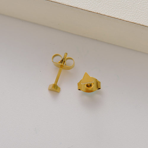 Aretes mini triangulares para mujer chapados en oro de 18k -SSEGG143-35183