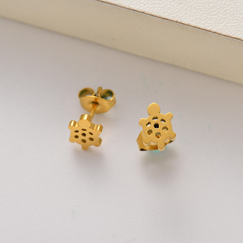 Pendientes de botón mini tortuga para mujer chapados en oro de 18k -SSEGG143-35179