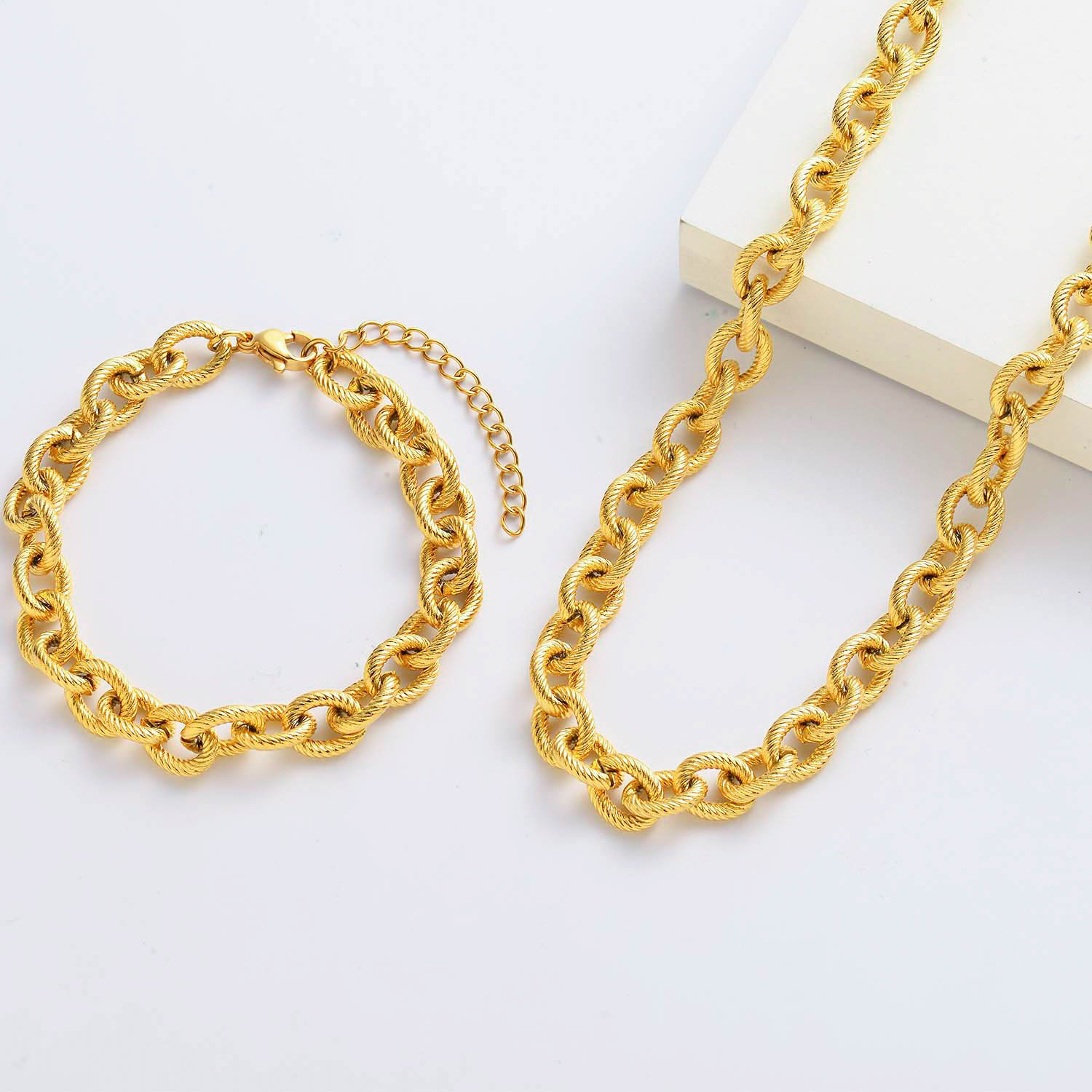 Gold necklace bracelet set outlet