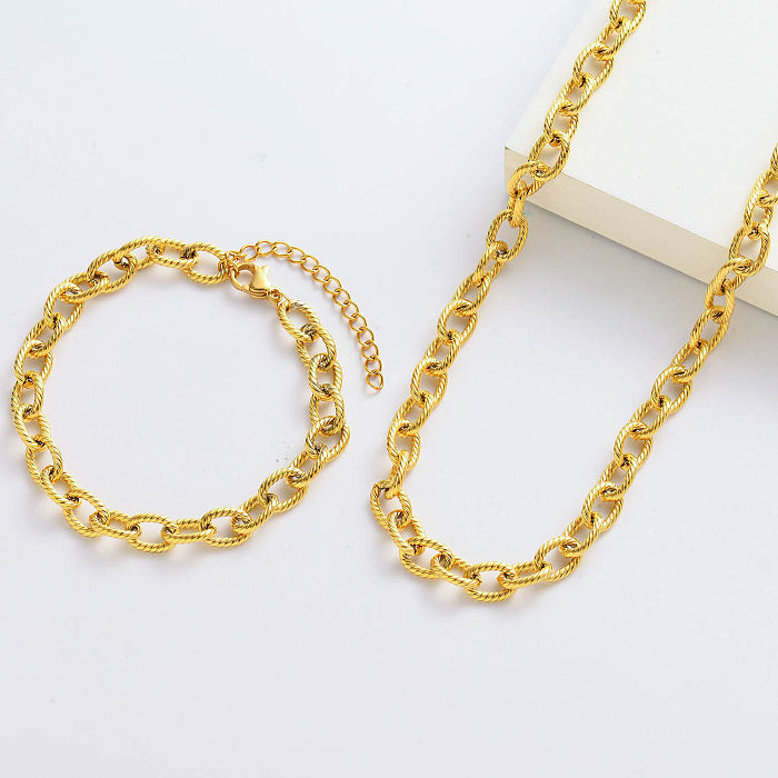 Diseños de collar y pulseras de acero inoxidable dorado para mujer -  Jewenoir