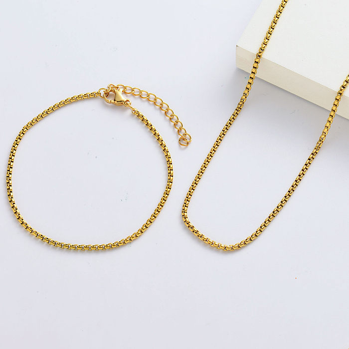 Conjunto de pulsera y diseños de collar simples chapados en oro para mujer