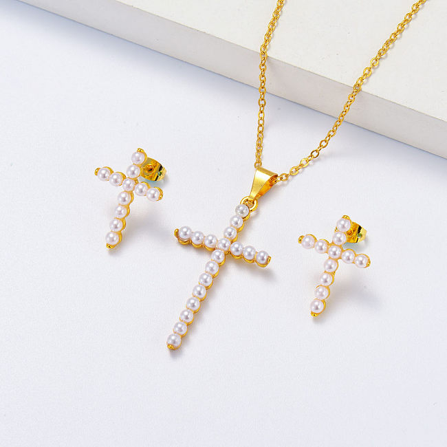 conjunto de aretes de collar de perlas en forma de cruz