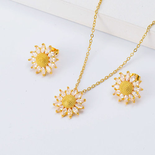 süßes vergoldetes Gänseblümchen mit Zirkonia-Halsketten-Ohrring-Schmuckset