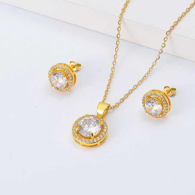 lindo conjunto de joyas con circonitas redondas chapadas en oro