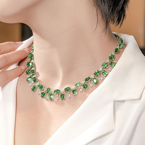 Halsketten mit grünem Turmalin und Diamanten für Frauen