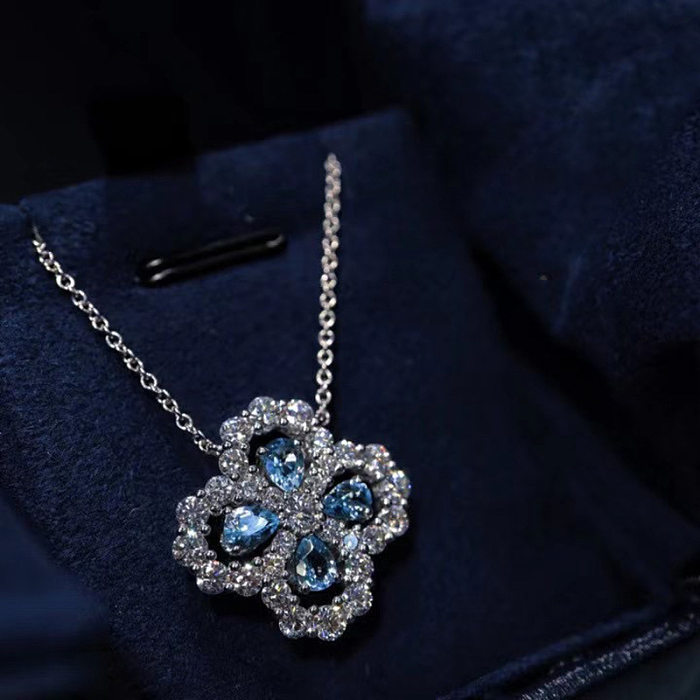 Aquamarin-Diamant-vierblättriges Kleeblatt-Halskette für Frauen