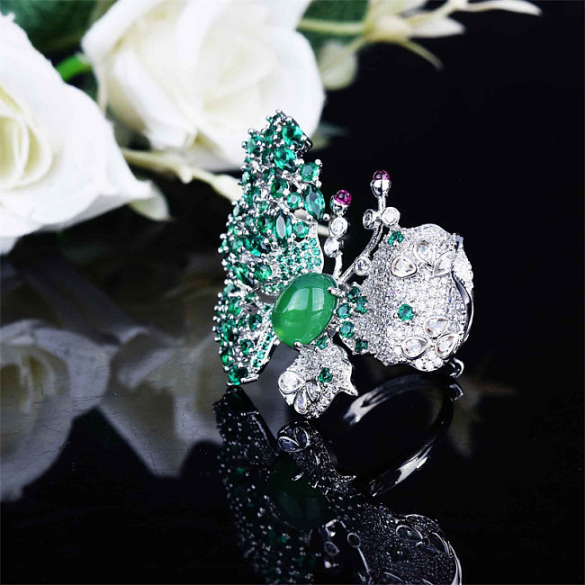 Schmetterlingsring aus natürlicher grüner Jade für Damen mit grünem Diamanten