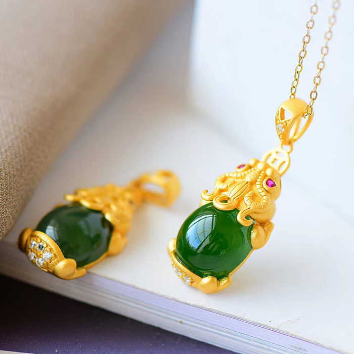 Colgante de oro de las Tropas Valientes de jade verde envejecido para Mujer