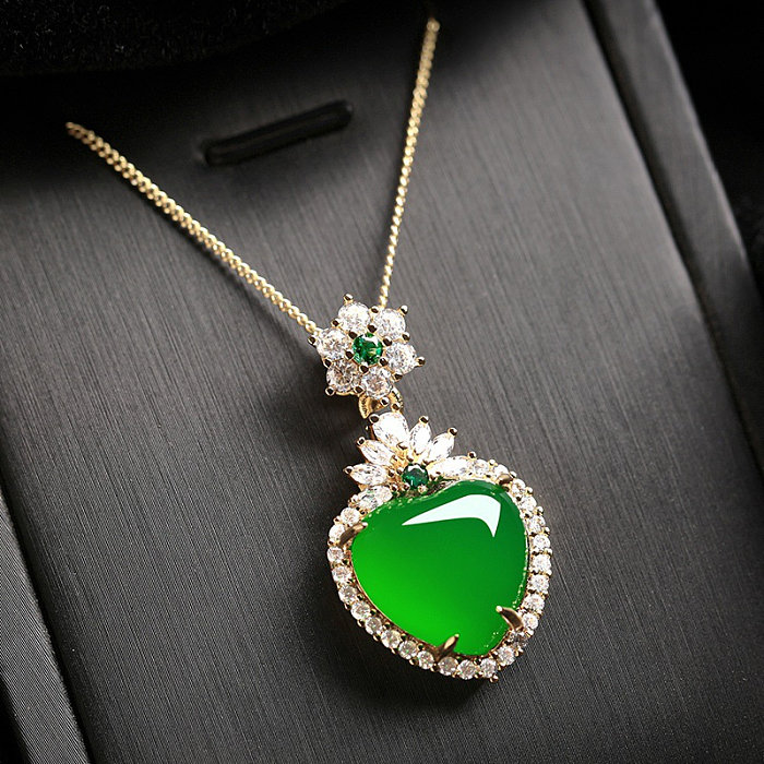 natürlicher grüner Jade- und Diamantblumenanhänger für Frauen