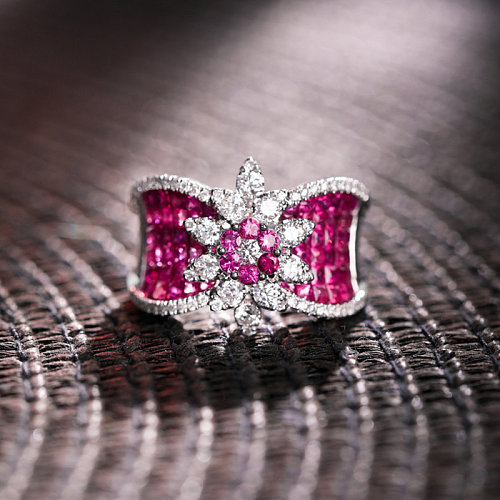 belles bagues couronne rubis avec diamants pour femmes