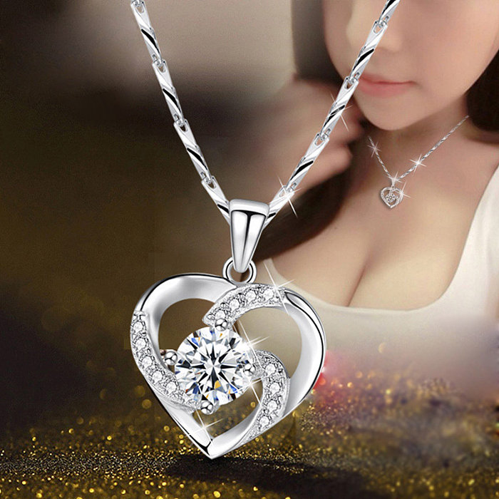 pingente de coração banhado a prata com diamante para mulheres