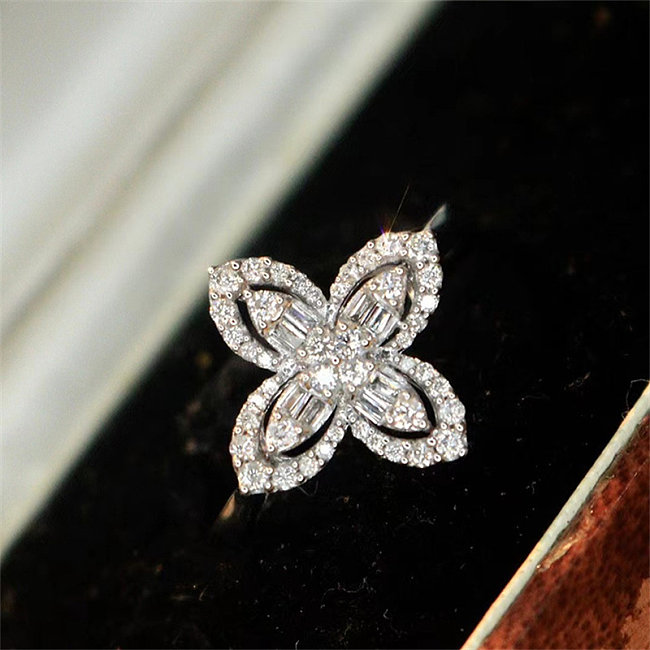 Anel de diamante trevo de quatro folhas feminino