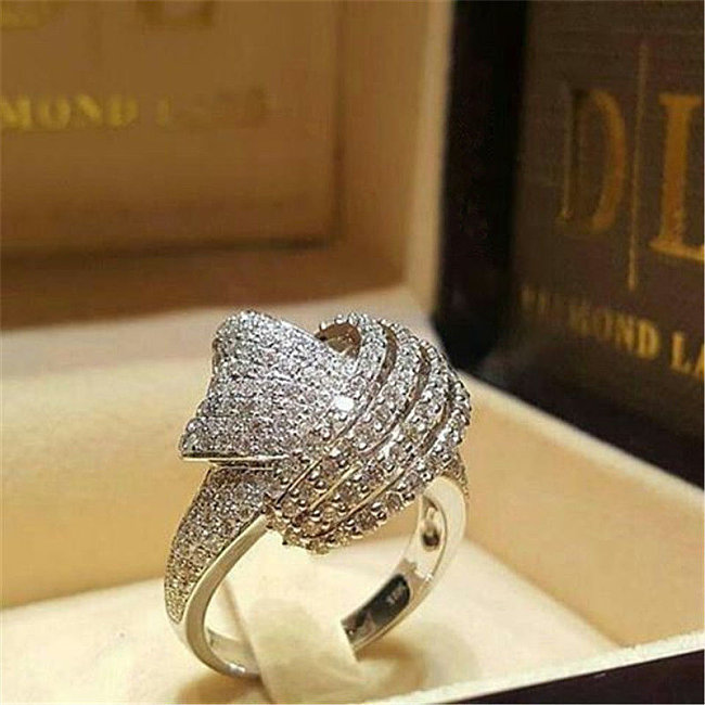anillos de compromiso de plata y diamantes para mujer