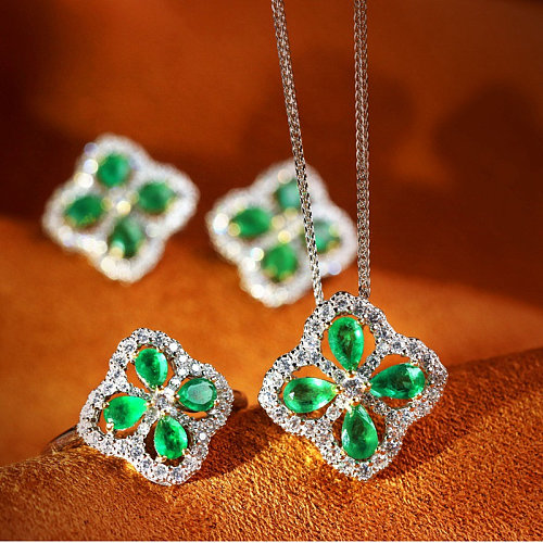 Conjunto de brinco e pingente feminino de trevo de quatro folhas de diamante e esmeralda
