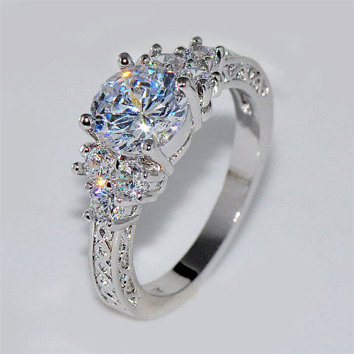 Luxuosos anéis de promessa de diamante com corações e flechas para mulheres