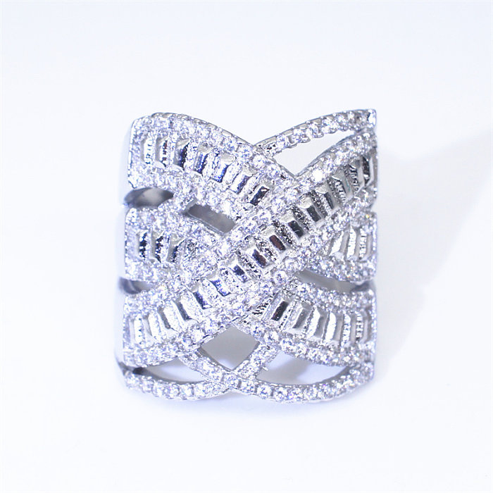 anillos de compromiso de diamantes chapados en plata personalizados