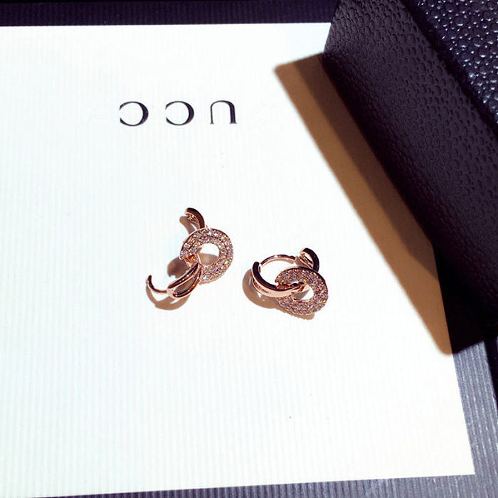 einfache versilberte Ohrringe mit Diamanten für Damen