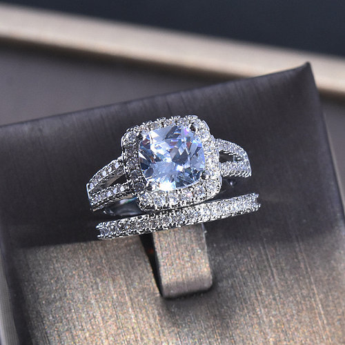 Einfache Diamant-Verlobungsringe für Paare