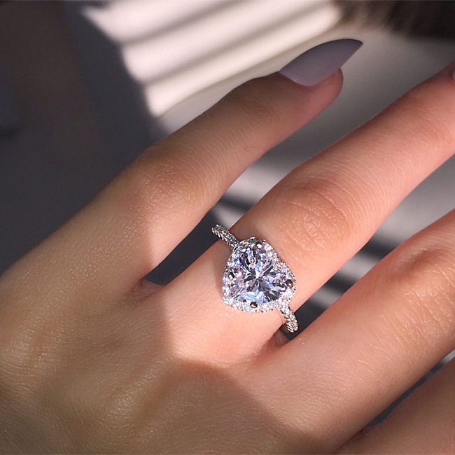 lindos anéis de noivado de coração de diamante para mulheres