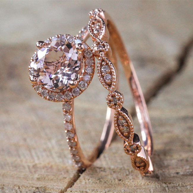 Anillos de compromiso de diamantes de oro rosa de 19 quilates de lujo