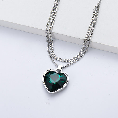 Collier en acier inoxydable en forme de coeur avec pendentif en cristal vert pour femme